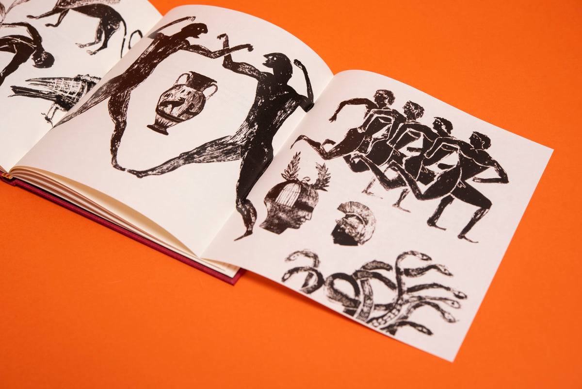 Páginas ilustradas con un ánfora griega, hombres que corren y una maraña de serpientes en tinta negra