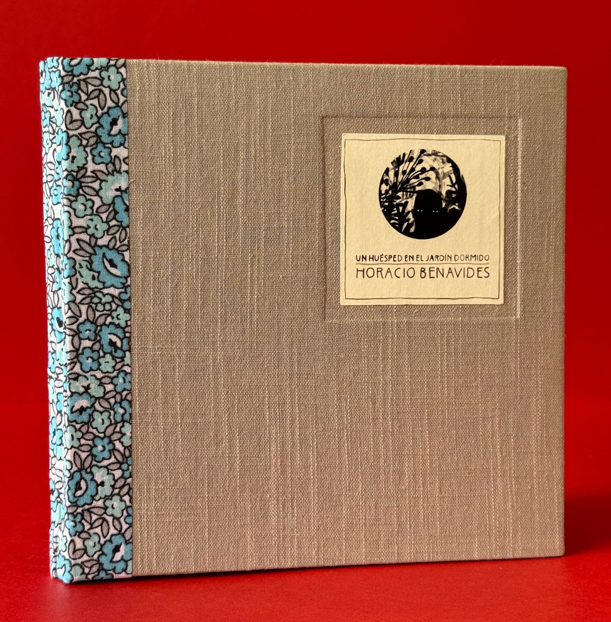 Un huésped en el jardín dormido - Horacio Benavides - Imagen 1